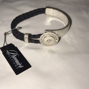 Buttons bracelet